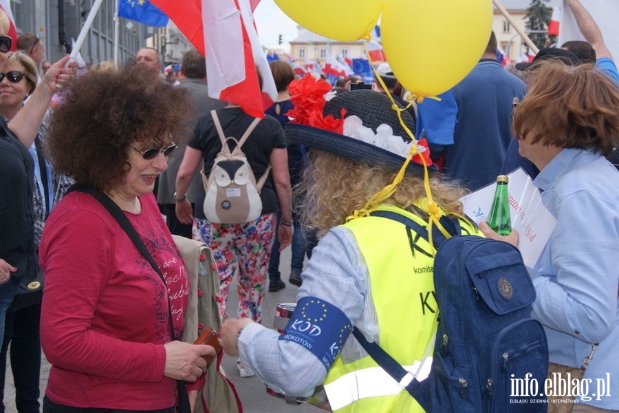 Elblanie podczas stoecznego przemarszu KOD "Jestemy i bdziemy w Europie!", fot. 47