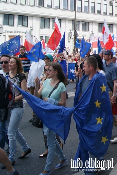 Elblanie podczas stoecznego przemarszu KOD "Jestemy i bdziemy w Europie!", fot. 50