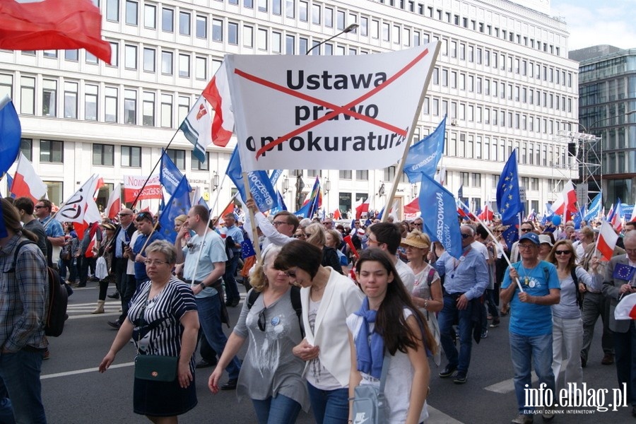 Elblanie podczas stoecznego przemarszu KOD "Jestemy i bdziemy w Europie!", fot. 51