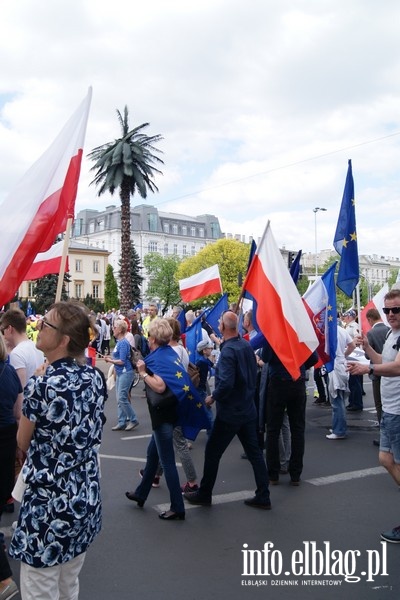 Elblanie podczas stoecznego przemarszu KOD "Jestemy i bdziemy w Europie!", fot. 52