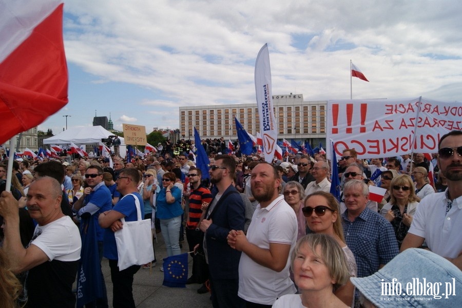 Elblanie podczas stoecznego przemarszu KOD "Jestemy i bdziemy w Europie!", fot. 64