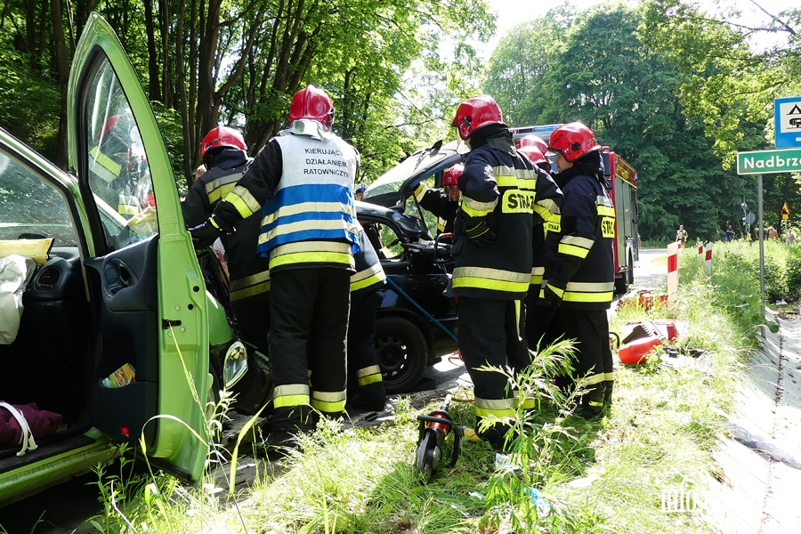 miertelny wypadek na drodze nr 503. Jedna osoba zmara w szpitalu, fot. 8