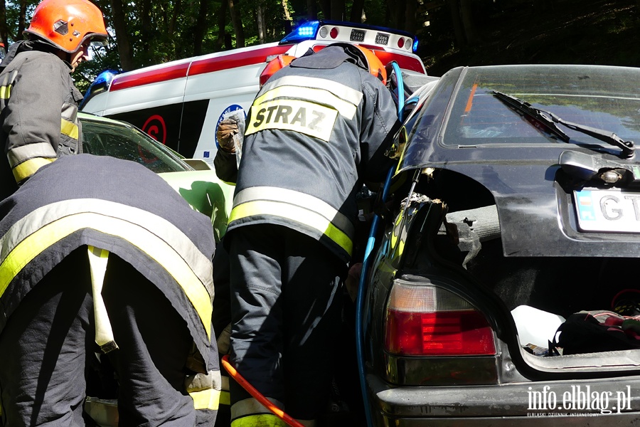 miertelny wypadek na drodze nr 503. Jedna osoba zmara w szpitalu, fot. 12