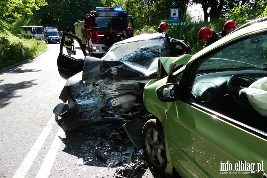 miertelny wypadek na drodze nr 503. Jedna osoba zmara w szpitalu, fot. 26