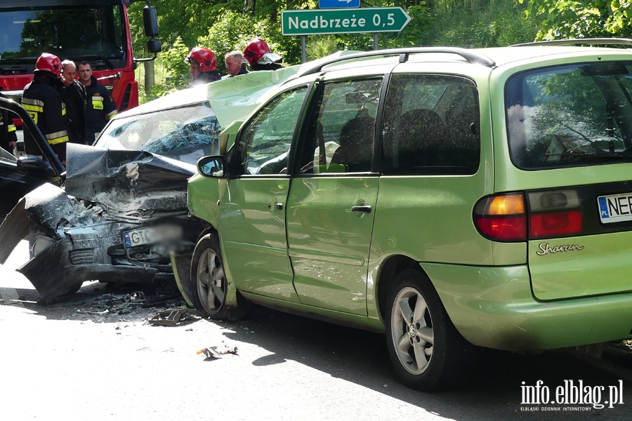 miertelny wypadek na drodze nr 503. Jedna osoba zmara w szpitalu, fot. 30