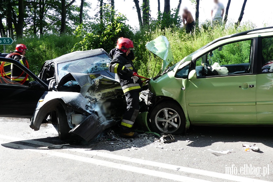 miertelny wypadek na drodze nr 503. Jedna osoba zmara w szpitalu, fot. 31