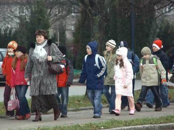 Miejska zabawa mikołajkowa dla dzieci w hali Centrum Sp, fot. 18