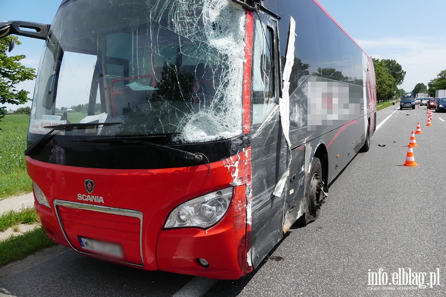 Kazimierzowo: zderzenie autokaru z pojazdem dostawczym. Byo gronie!, fot. 2