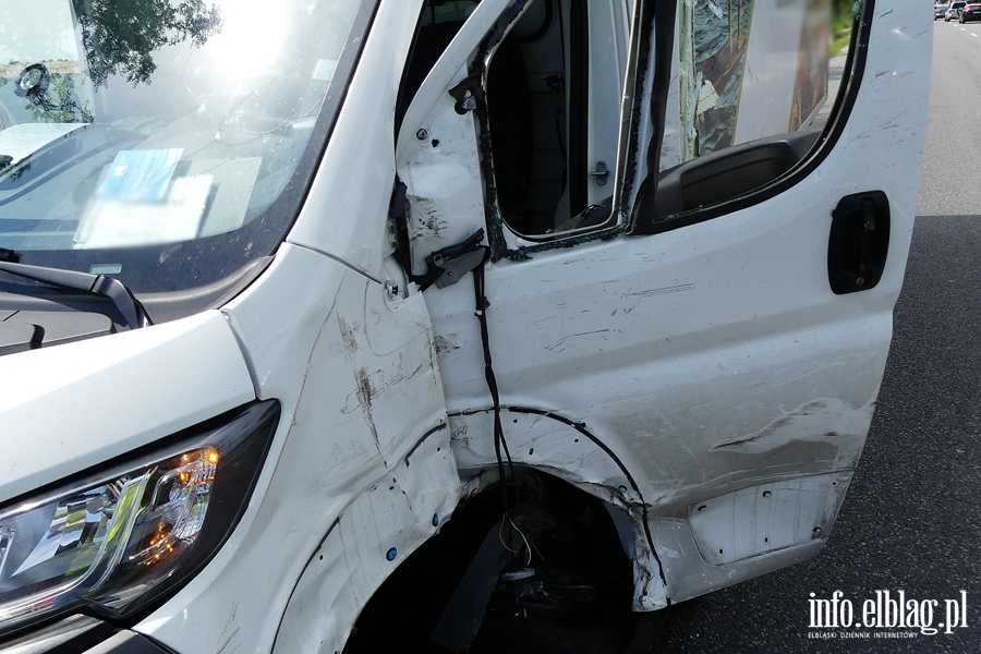 Kazimierzowo: zderzenie autokaru z pojazdem dostawczym. Byo gronie!, fot. 12