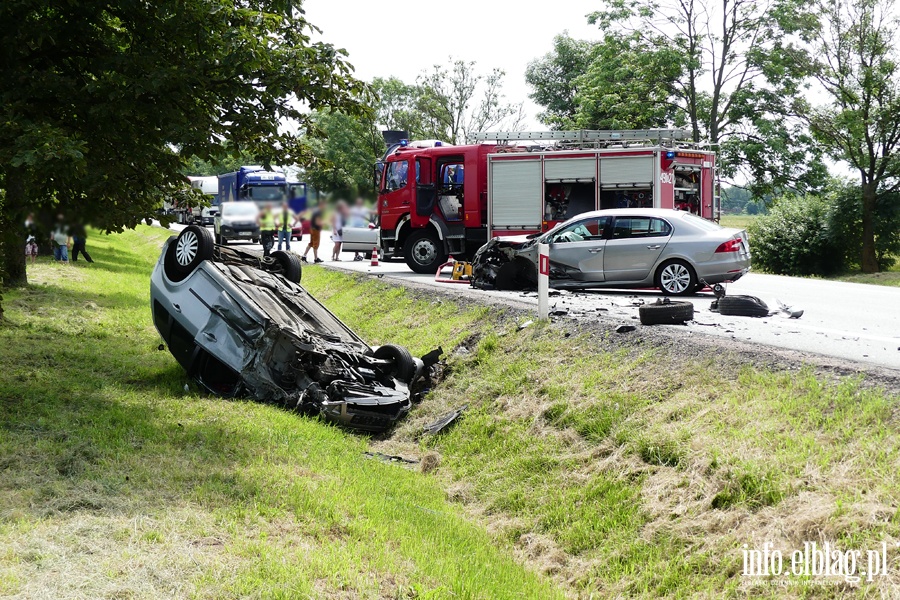 Czoowe zderzenie na wylocie z Jazowej. Pi osb rannych, "sidemka" zablokowana, fot. 6