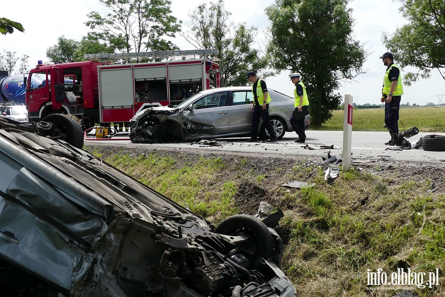 Czoowe zderzenie na wylocie z Jazowej. Pi osb rannych, "sidemka" zablokowana, fot. 10