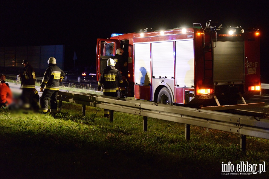 Tragiczny wypadek na S7 między Pasłękiem a Marzewem. Jedna osoba nie żyje po zderzeniu dwóch ciężarówek, fot. 9