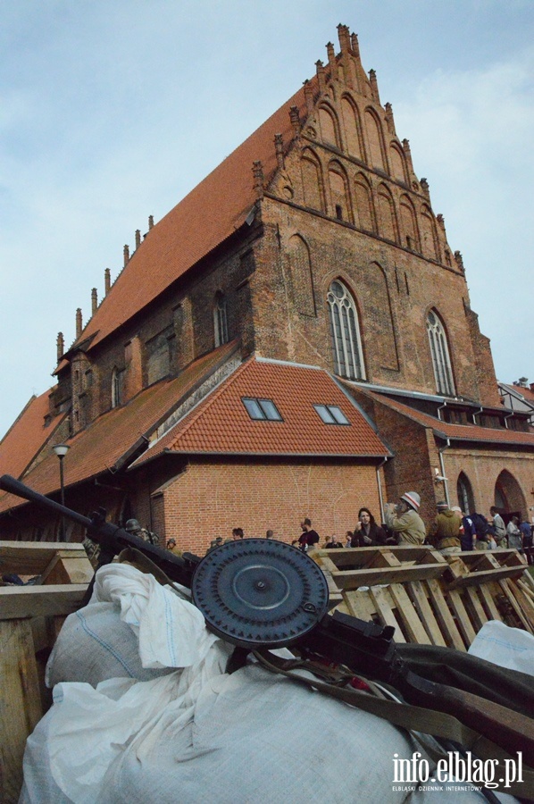 Inscenizacja Powstania Warszawskiego i przemarsz jej uczestnikw, fot. 27