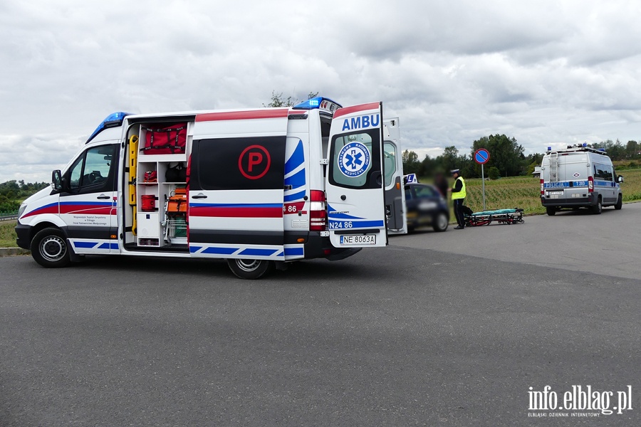 Malborska-Skrzydlata: kursantka motocyklem wjechaa do rowu. Ranna kobieta w szpitalu, fot. 3