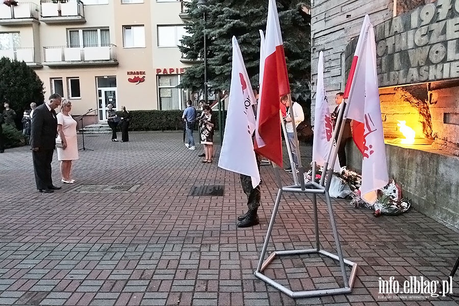 Uroczystosci pod pomnikiem Grudzie 70, fot. 32