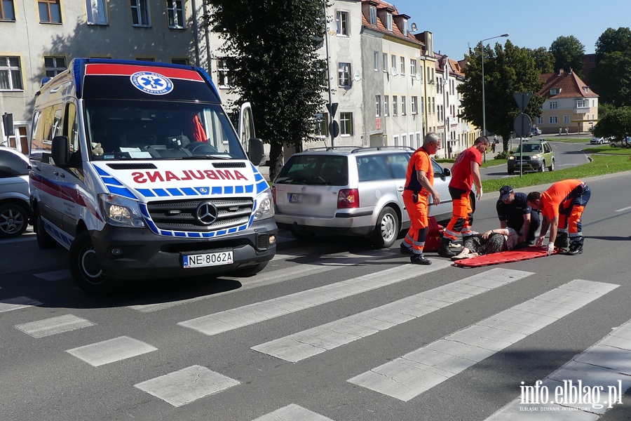 Grnolska: potrcenie na przejciu dla pieszych. Poszkodowana kobieta w szpitalu, fot. 3