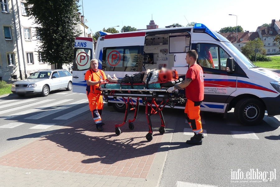 Grnolska: potrcenie na przejciu dla pieszych. Poszkodowana kobieta w szpitalu, fot. 8