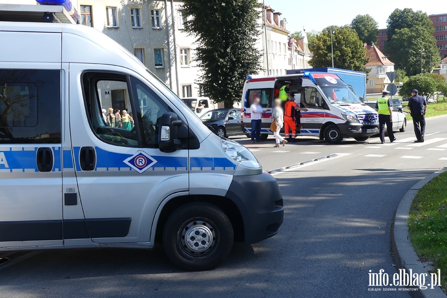 Grnolska: potrcenie na przejciu dla pieszych. Poszkodowana kobieta w szpitalu, fot. 11