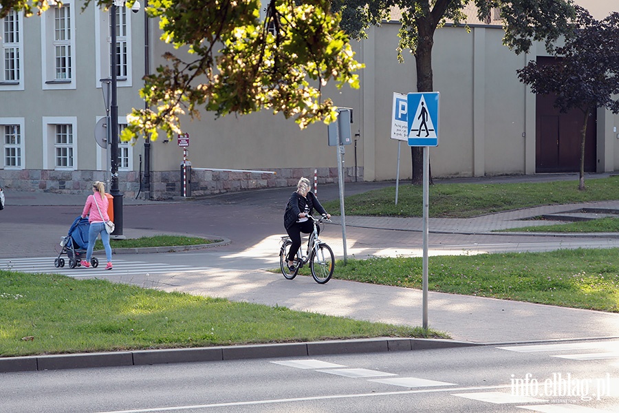 Rowerzysci na przejściach dla pieszych, fot. 9