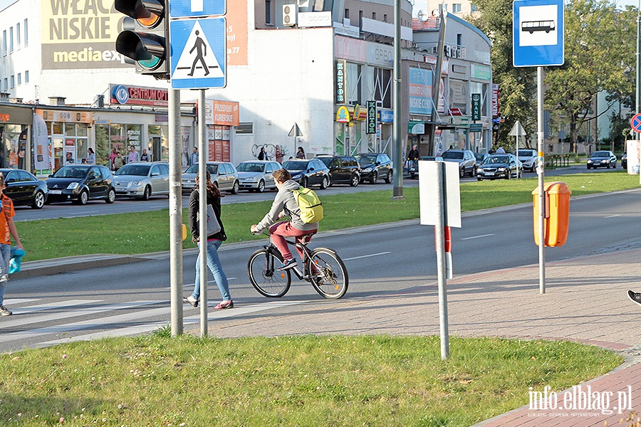 Rowerzysci na przejściach dla pieszych, fot. 37