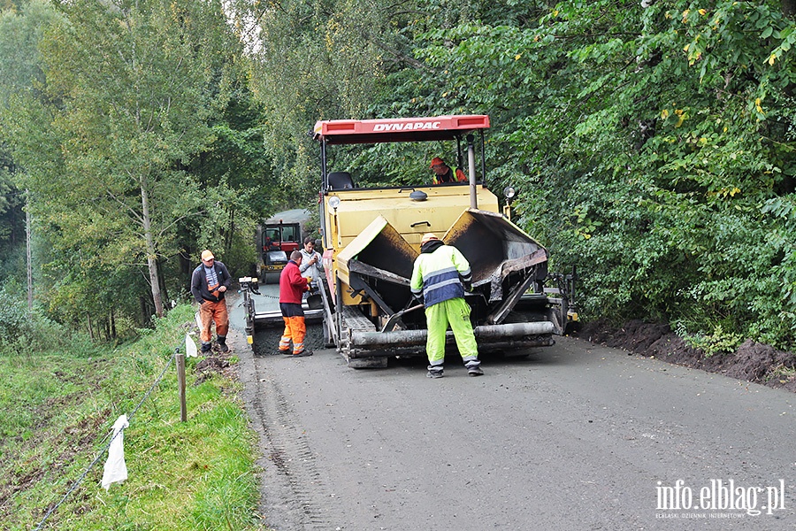 Ulica Kalinowa kładą asfalt, fot. 2