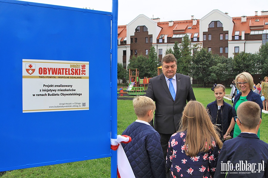 SP 16 nowy plac zabaw, fot. 19