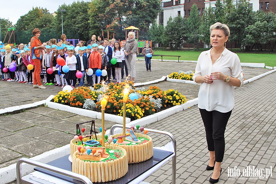 SP 16 nowy plac zabaw, fot. 50