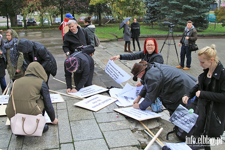 Elblanki wyszy ponownie na ulic. Za nami  kolejny Czarny Protest, fot. 2