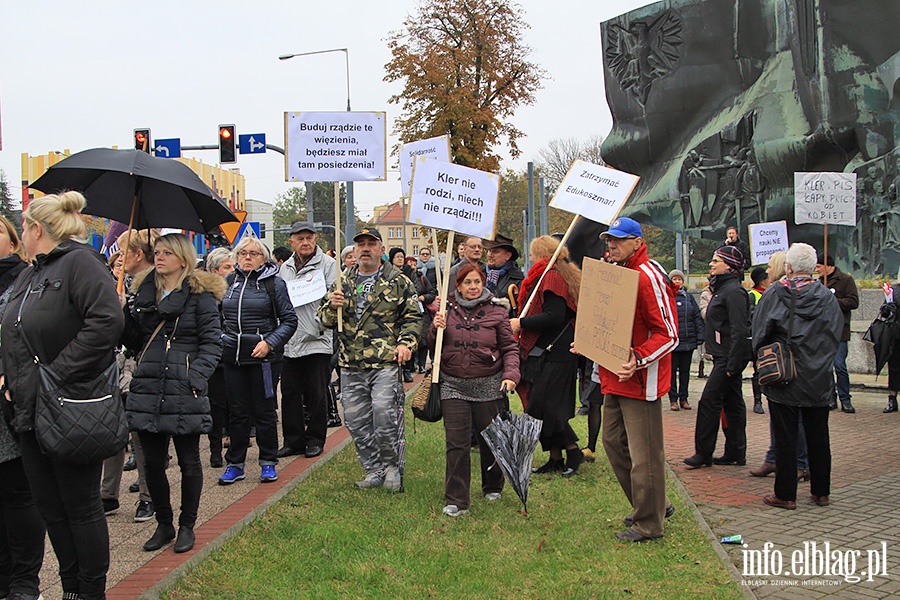 Elblanki wyszy ponownie na ulic. Za nami  kolejny Czarny Protest, fot. 10