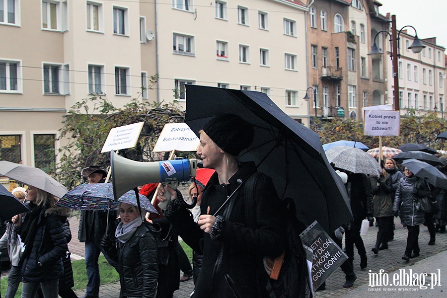 Elblanki wyszy ponownie na ulic. Za nami  kolejny Czarny Protest, fot. 24