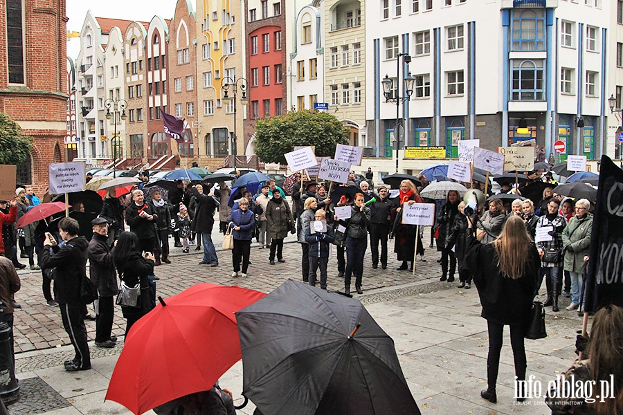 Elblanki wyszy ponownie na ulic. Za nami  kolejny Czarny Protest, fot. 57