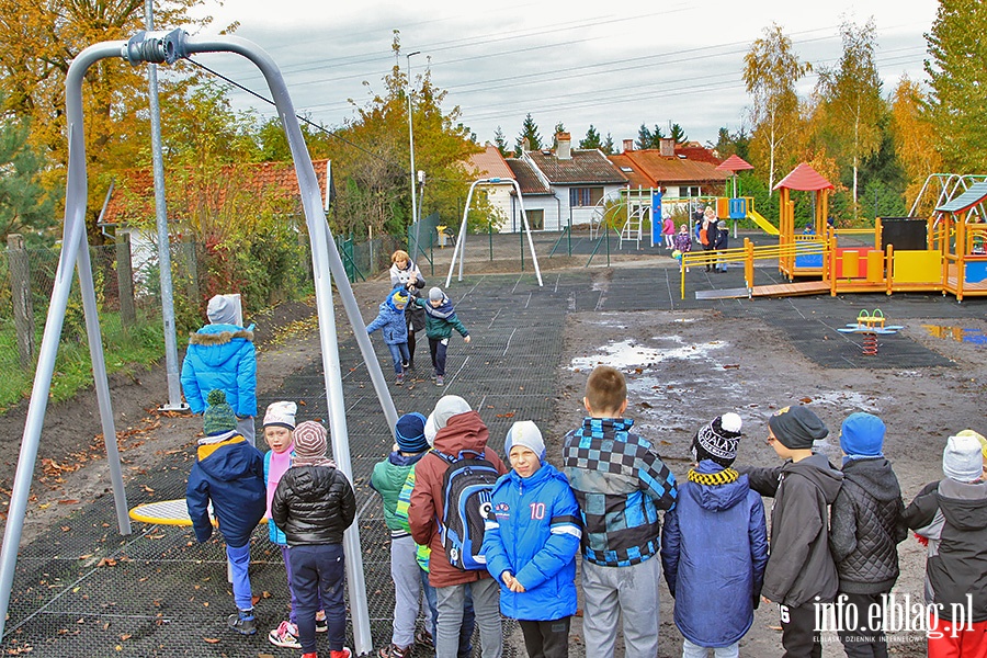 Otwarcie placu zabaw przy SP 25, fot. 35