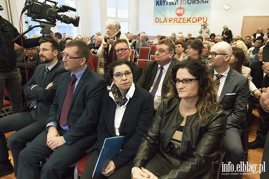 Mieszkańcy Krynicy wciąż pełni obaw ws. przekopu Mierzei, fot. 56