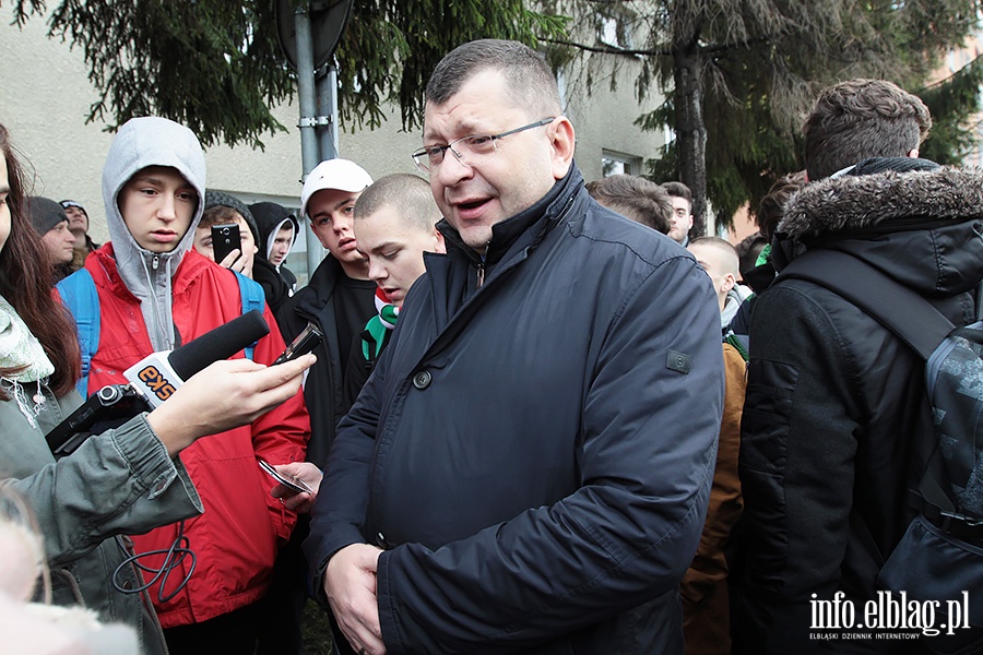 Stonoga  Zbigniew w Prokuraturze Rejonowej, fot. 4