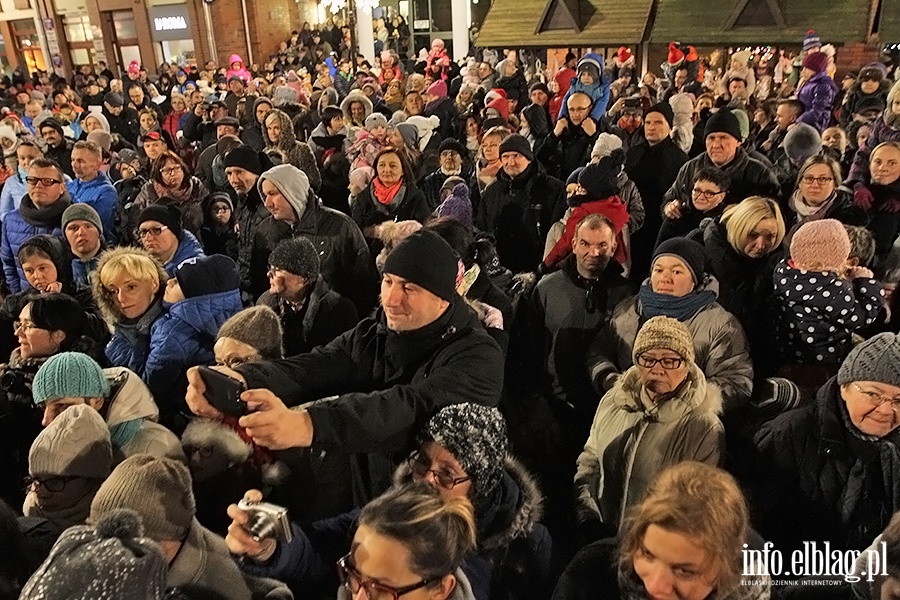 Choinka rozbłysła prawie 5 tysiacami świateł, fot. 14