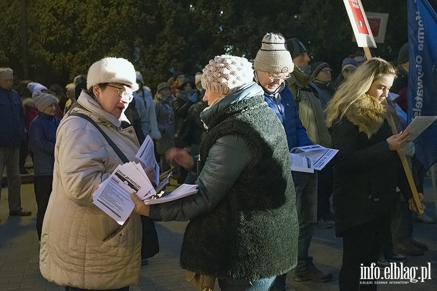 Elblążanie protestowali przeciwko rządom PiS, fot. 23