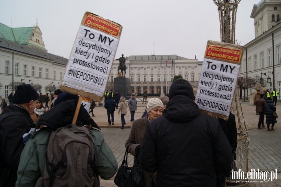 Protest przed Sejmem RP o wolne media - 17.12.2016, fot. 3