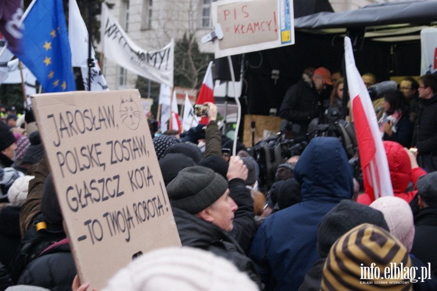 Protest przed Sejmem RP o wolne media - 17.12.2016, fot. 18