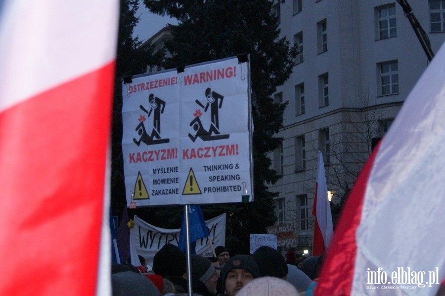 Protest przed Sejmem RP o wolne media - 17.12.2016, fot. 31