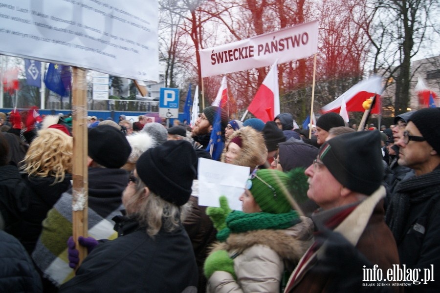 Protest przed Sejmem RP o wolne media - 17.12.2016, fot. 33