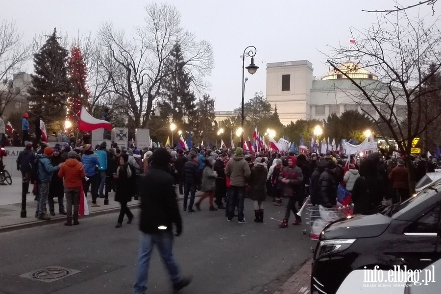 Protest przed Sejmem RP o wolne media - 17.12.2016, fot. 40