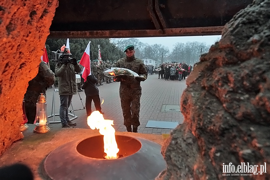 Elblag uczci 46 rocznic masakry grudniowej, fot. 21