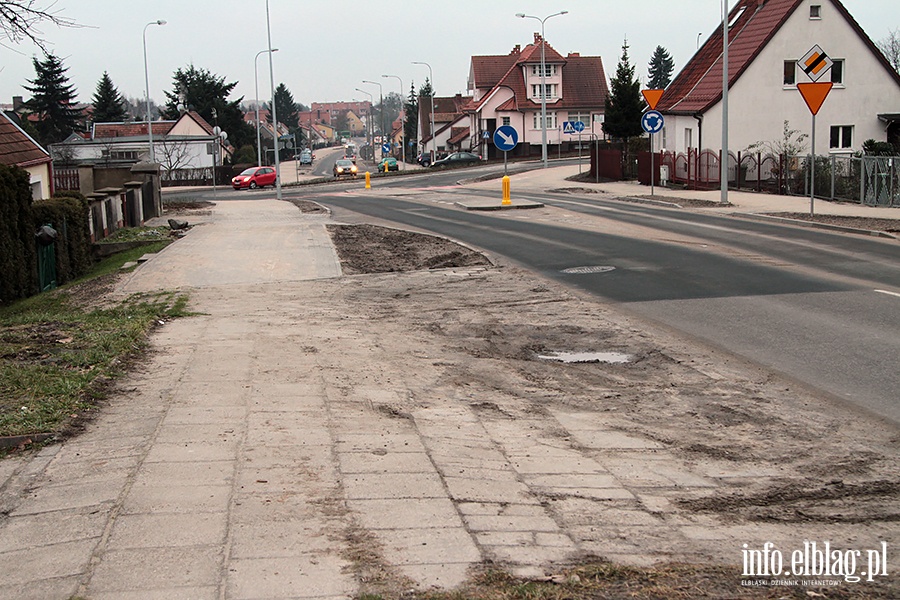 Ulica Konopnicka zabrakło 50 m chodnika, fot. 2