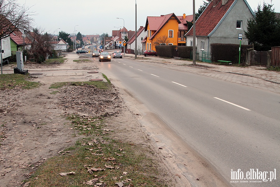 Ulica Konopnicka zabrako 50 m chodnika, fot. 12