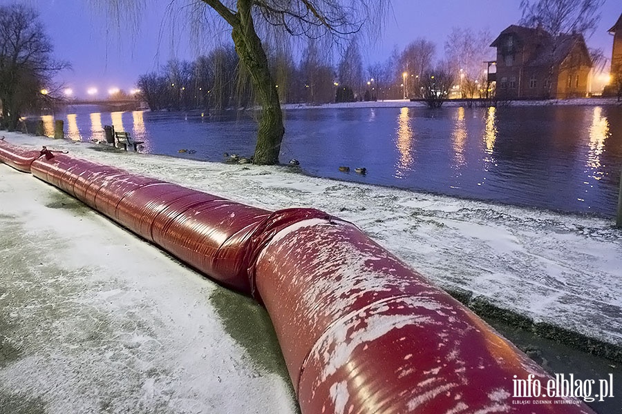 Na bulwarze rzeka Elblg przekroczya stan alarmowy, fot. 12