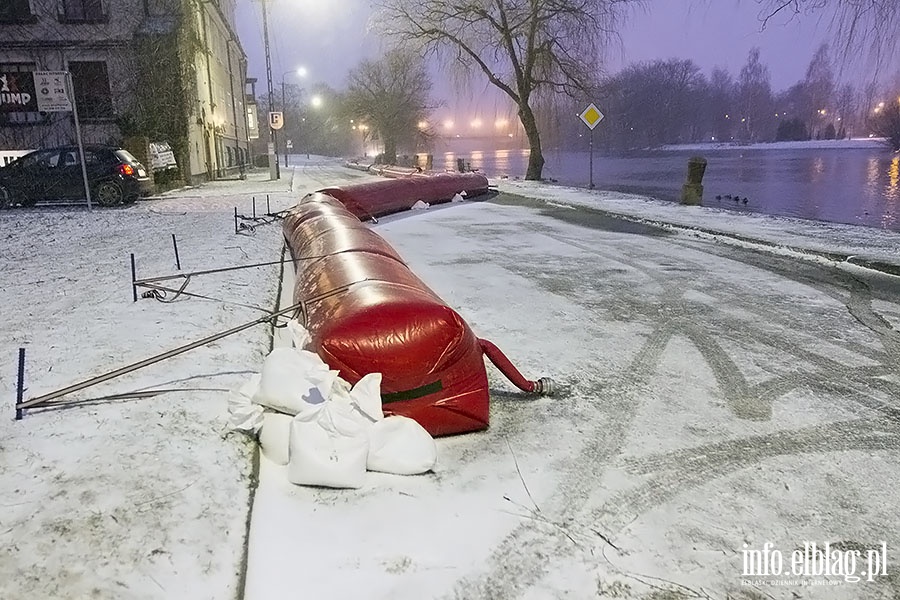 Na bulwarze rzeka Elblg przekroczya stan alarmowy, fot. 15