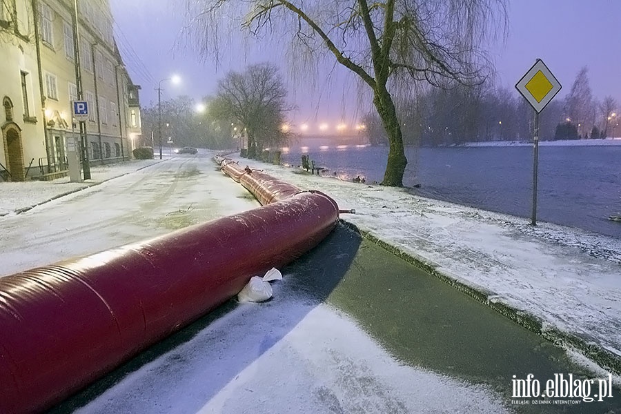 Na bulwarze rzeka Elblg przekroczya stan alarmowy, fot. 16