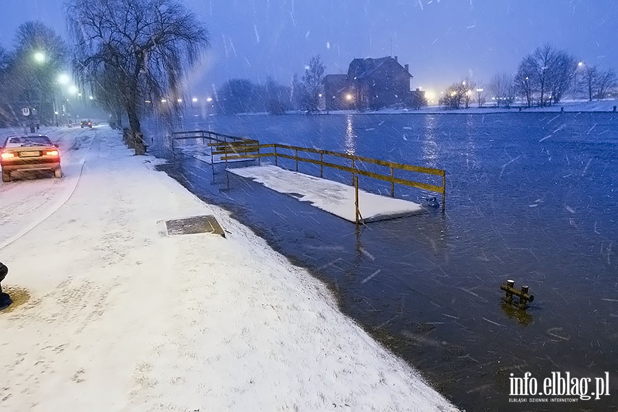 Na bulwarze rzeka Elblg przekroczya stan alarmowy, fot. 22
