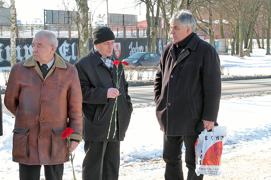 Zoenie kwiatw pod pomnikiem onierzy Armii Czerwonej, fot. 3