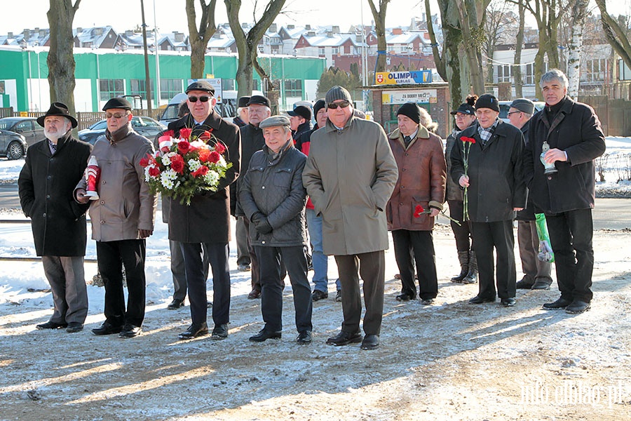 Zoenie kwiatw pod pomnikiem onierzy Armii Czerwonej, fot. 5